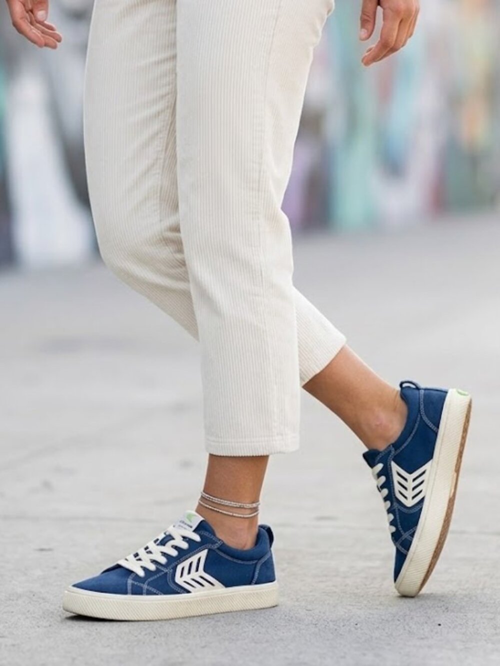 Cariuma Oca Low Blue Canvas Sneakers Womens 7
